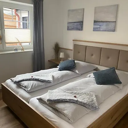 Апартаменты Kleine Hafenperle Бюзум